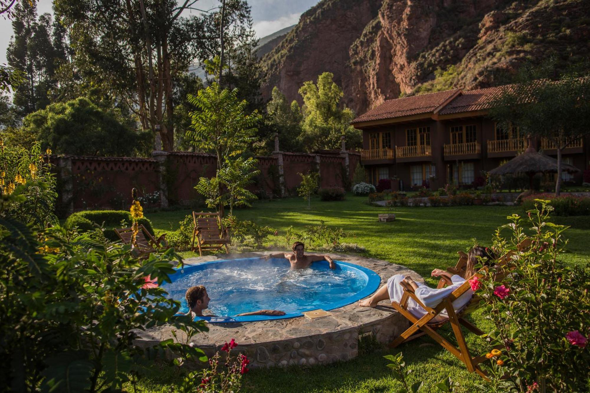 Lodge By Mountain Of Peru Lamay