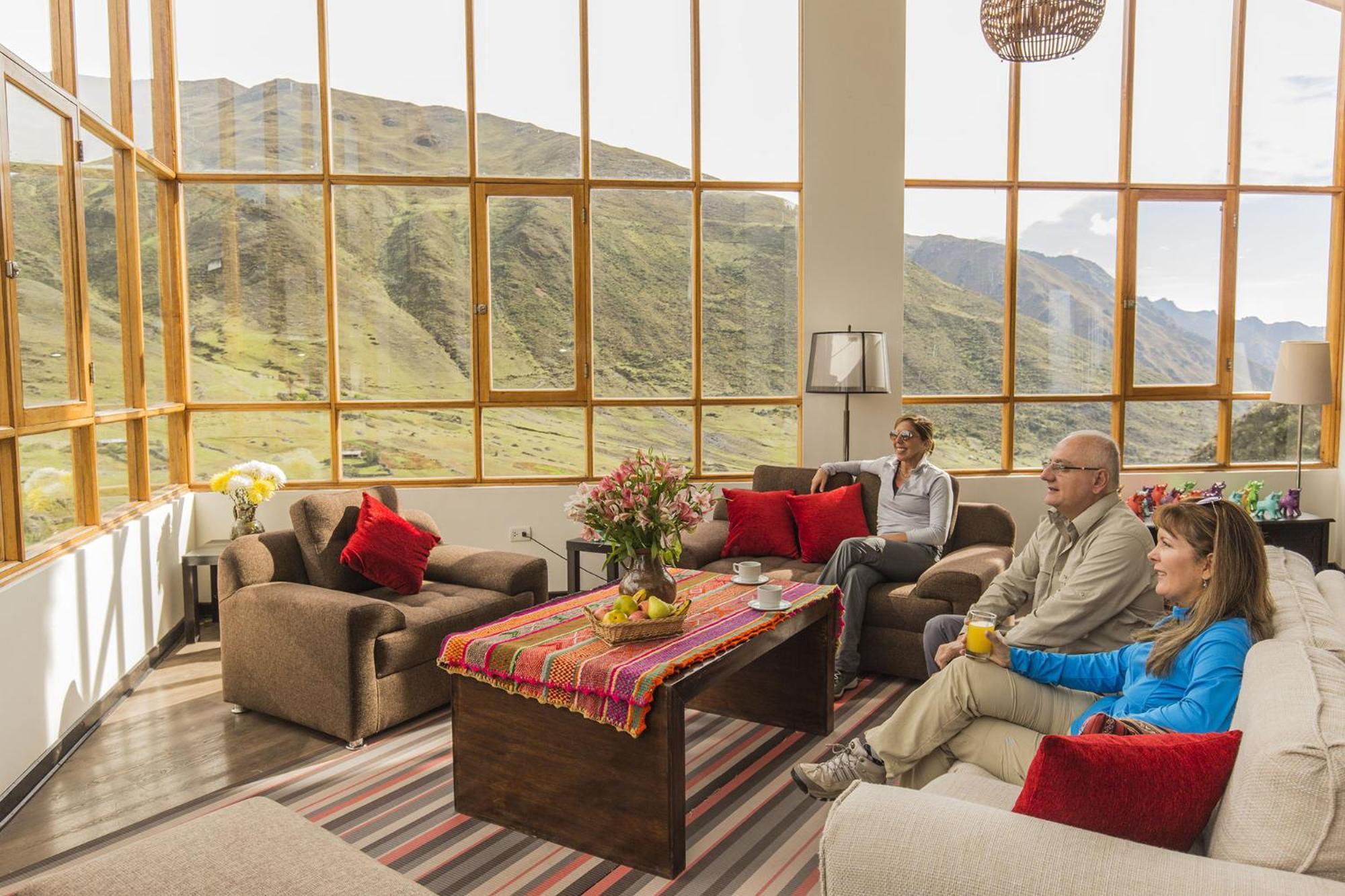 Lodge By Mountain Of Peru Lamay